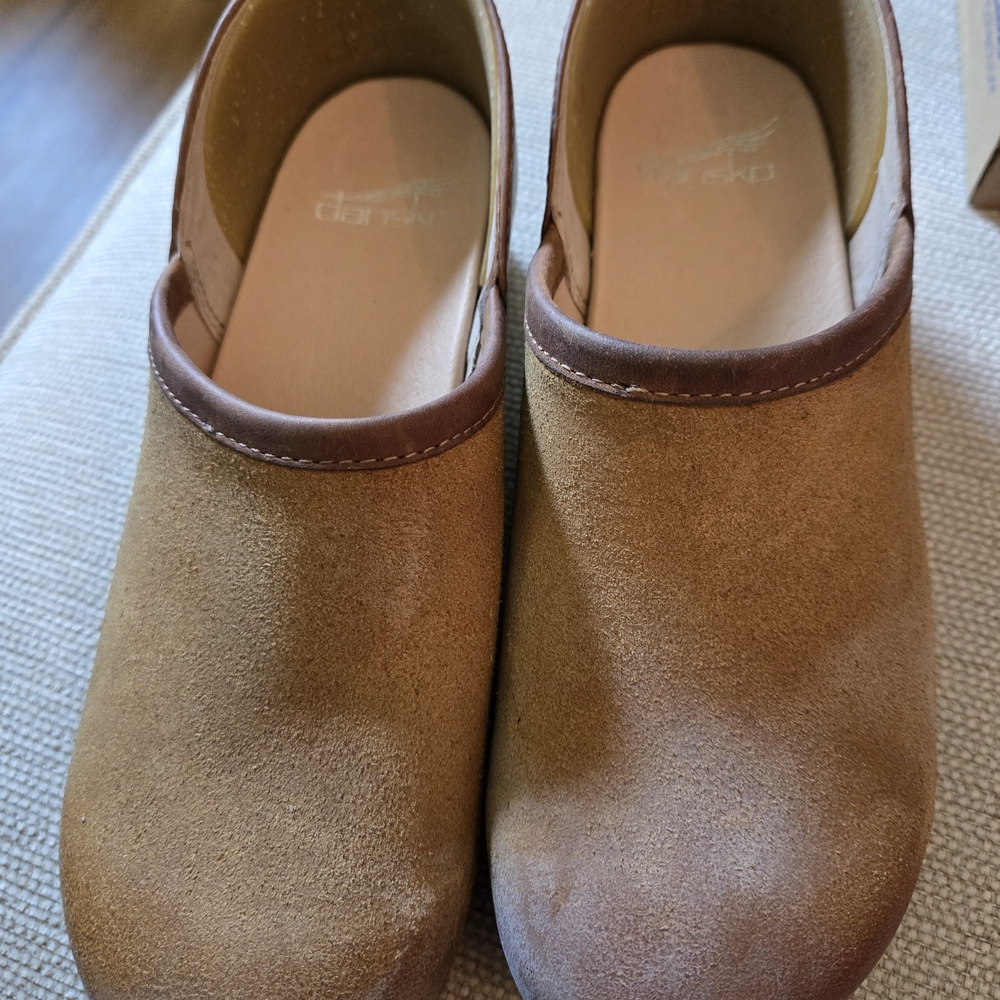 Dansko Women's Tan Clogs